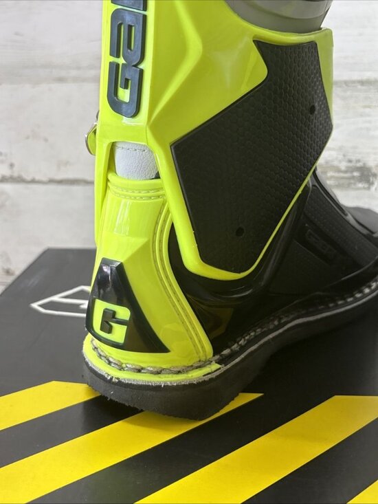 Disney Christmas 2025 Lil Rin Rin Plush Badge Red New